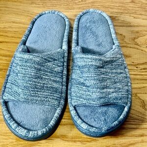 Women New Isotoner Slippers Size 8.5​​​​​